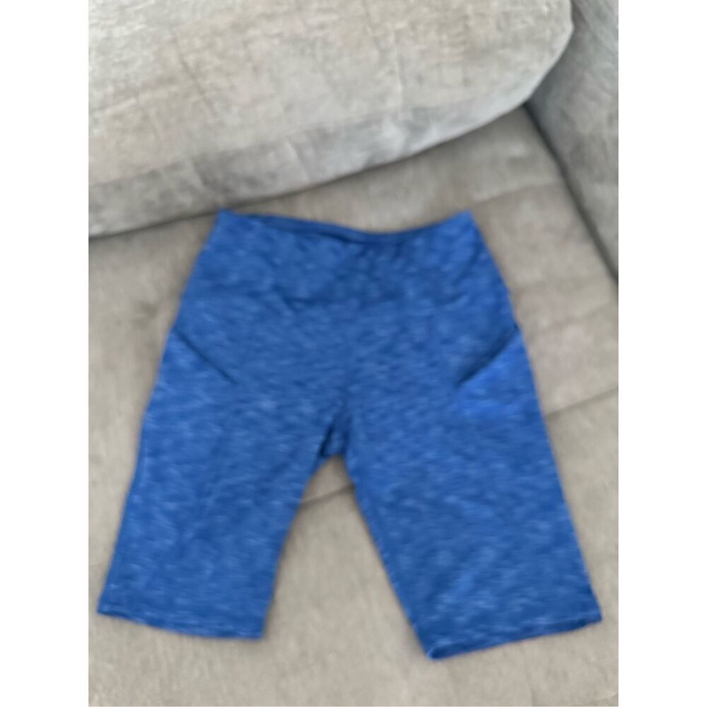 Oalka yoga biker‎ shorts with side pockets size small